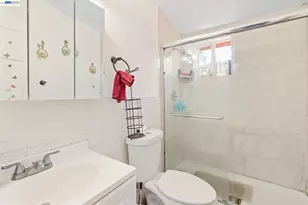 24024 Park St, Hayward, CA 94541 - Photo 20