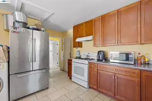 24024 Park St, Hayward, CA 94541 - Photo 6
