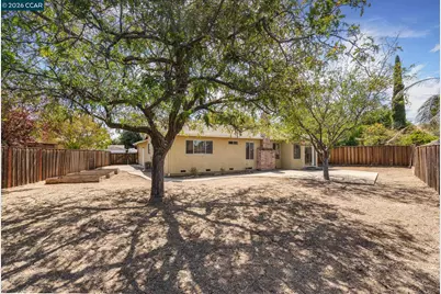2130 Debra Ct, Pittsburg, CA 94565 - Photo 28