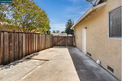 2130 Debra Ct, Pittsburg, CA 94565 - Photo 32