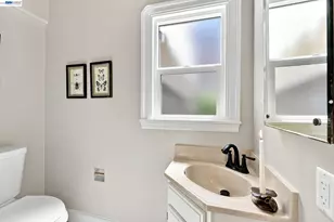 876 Bancroft Ave, San Leandro, CA 94577 - Photo 36