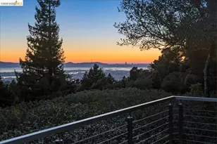 6733 Longwalk Dr, Oakland, CA 94611 - Photo 28