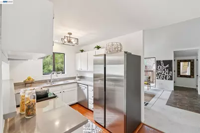 819 E 28th St, Oakland, CA 94610 - Photo 10