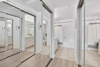 6363 Christie Avenue #225, Emeryville, CA 94608 - Photo 20