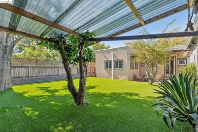 2960 106th Ave, Oakland, CA 94605 - Photo 52