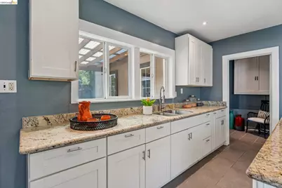 2960 106th Ave, Oakland, CA 94605 - Photo 20