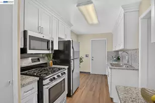 249 Makin Rd, Oakland, CA 94603 - Photo 10