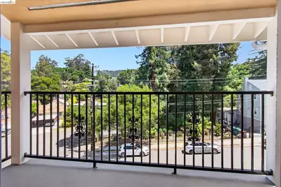 6105 Oakdale Ave, Oakland, CA 94605 - Photo 6