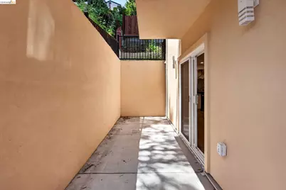 6105 Oakdale Ave, Oakland, CA 94605 - Photo 26
