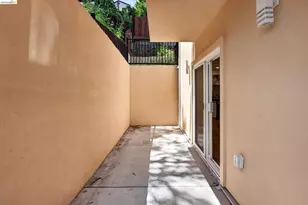 6105 Oakdale Ave, Oakland, CA 94605 - Photo 26