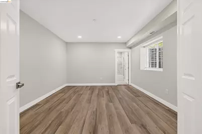 6105 Oakdale Ave, Oakland, CA 94605 - Photo 16