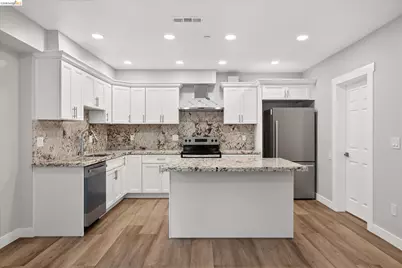 6105 Oakdale Ave, Oakland, CA 94605 - Photo 28