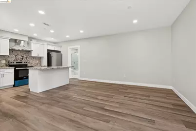 6105 Oakdale Ave, Oakland, CA 94605 - Photo 24