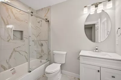 6105 Oakdale Ave, Oakland, CA 94605 - Photo 14