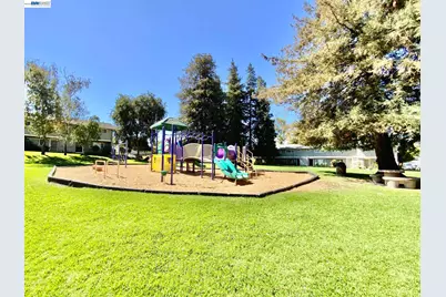 92 Hemlock Ln, Milpitas, CA 95035 - Photo 24