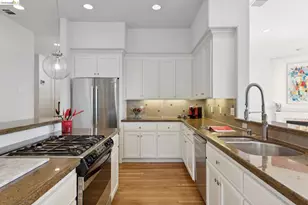 6153 Girvin Dr, Oakland, CA 94611 - Photo 14