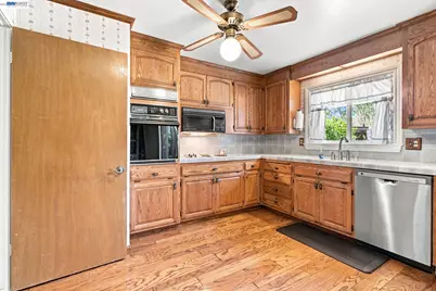 1064 Batavia Avenue, Livermore, CA 94550 - Photo 14