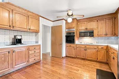1064 Batavia Avenue, Livermore, CA 94550 - Photo 12