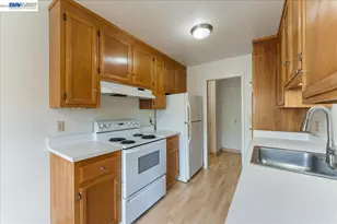 3768 Harrison St, Oakland, CA 94611 - Photo 10
