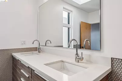 3235 B Louise St, Oakland, CA 94608 - Photo 38