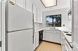 6043 Joaquin Murieta Ave, Newark, CA 94560 - Photo 14