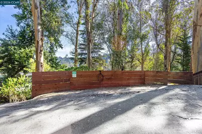 5924 Balboa Dr, Oakland, CA 94611 - Photo 40