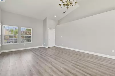 2422 Presidente St, Stockton, CA 95210 - Photo 8