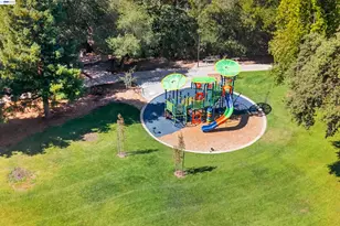7776 Knollbrook Dr, Pleasanton, CA 94588 - Photo 44