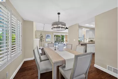 7776 Knollbrook Dr, Pleasanton, CA 94588 - Photo 14