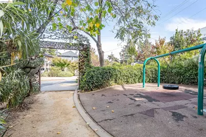 3048 Halcyon Ct, Berkeley, CA 94705 - Photo 24