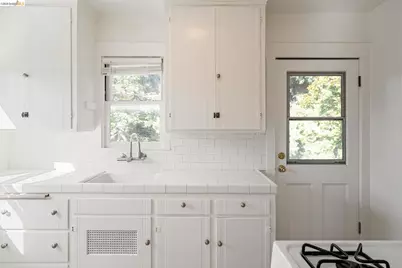 3048 Halcyon Ct, Berkeley, CA 94705 - Photo 4