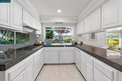 26 Ravenhill Ln, Moraga, CA 94556 - Photo 16