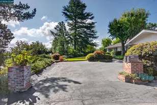 26 Ravenhill Ln, Moraga, CA 94556 - Photo 54