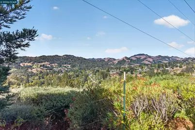 26 Ravenhill Ln, Moraga, CA 94556 - Photo 40