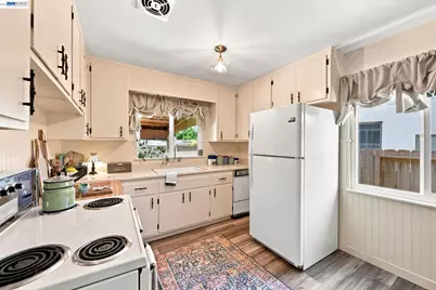 158 Via Bolsa, San Lorenzo, CA 94580 - Photo 12