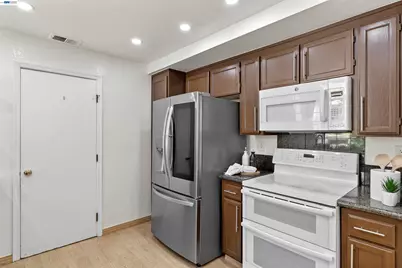 7722 Chantilly Dr, Dublin, CA 94568 - Photo 10