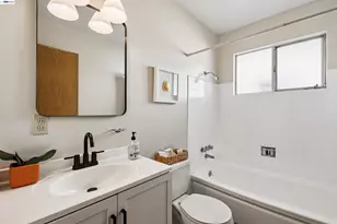 81 Colgett Dr, Oakland, CA 94619 - Photo 20