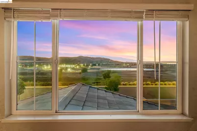 2521 Elan Pl, Fairfield, CA 94533 - Photo 6