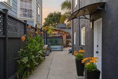 1324 Fitzgerald St, Oakland, CA 94608 - Photo 72