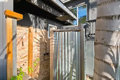 1324 Fitzgerald St, Oakland, CA 94608 - Photo 64