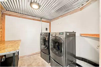 1324 Fitzgerald St, Oakland, CA 94608 - Photo 72