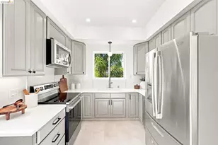 1324 Fitzgerald St, Oakland, CA 94608 - Photo 18