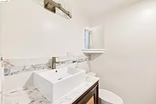 1324 Fitzgerald St, Oakland, CA 94608 - Photo 46