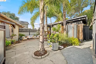 1324 Fitzgerald St, Oakland, CA 94608 - Photo 66