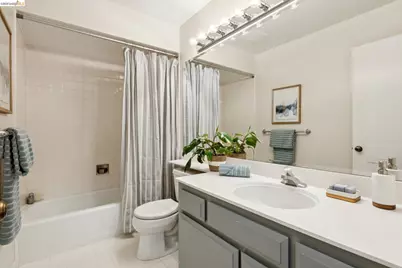 14 Hillcrest Ct, Oakland, CA 94619 - Photo 54