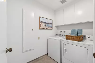 14 Hillcrest Ct, Oakland, CA 94619 - Photo 56