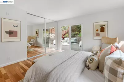 6625 Thornhill Dr, Oakland, CA 94611 - Photo 14