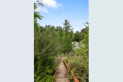 6625 Thornhill Dr, Oakland, CA 94611 - Photo 32