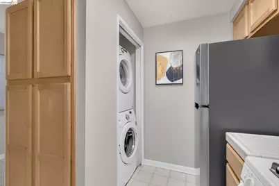 320 Caldecott #217, Oakland, CA 94618 - Photo 6