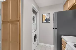 320 Caldecott, Oakland, CA 94618 - Photo 6